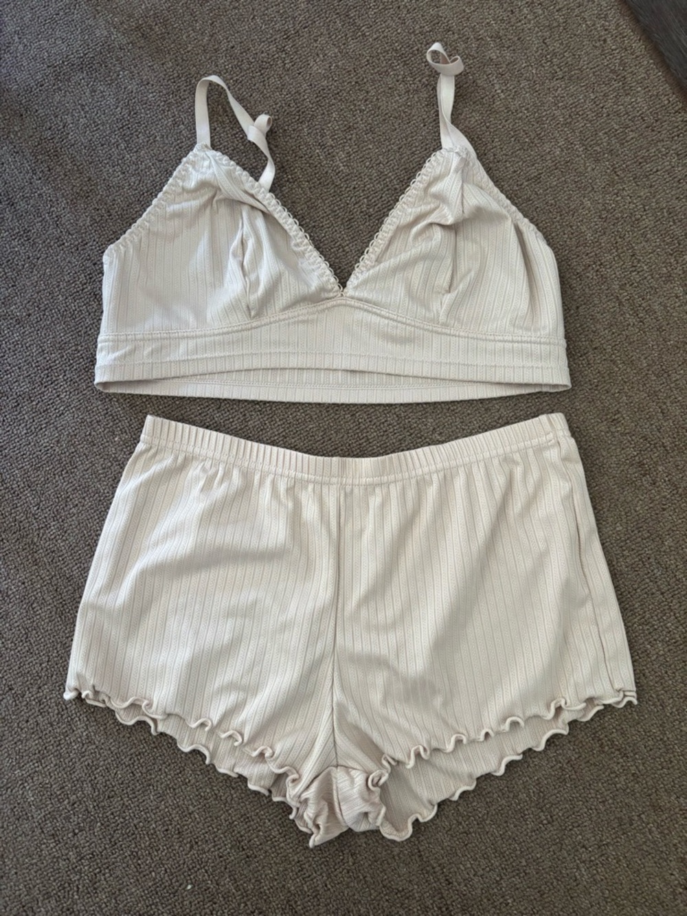 Amazon Women's Ribbed Bralette & Ruffle Hem Shorts Set - White/Cream